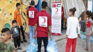Türk Kızılay Filistin’de yaraları sarıyor
