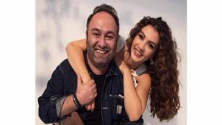 Oyuncu Burcu Özberk, Hakan Gence ile Sıkı Muhabbet programında