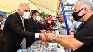 Başkan Zorluoğlu'ndan Hemşehrilerine Aşure İkramı