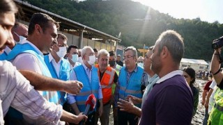 Selde ailesini kaybeden gençten Kılıçdaroğlu’na, yürek dağlayan sözler: “En azından bir mezarları olsun”