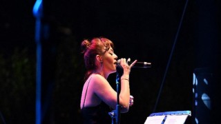 Fatih Erkoç & Trio, Tuluğ Tırpan Pow Trio, konuk sanatçı Demet Evgar Zorlu’da Bir Başka Gece’ konserleri kapsamında sahne aldı
