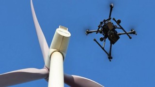 İHA Teknolojisi rüzgar türbini kanatlarındaki 1 günlük işi yarım saate indiriyor