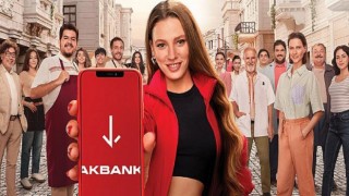 Akbank, Serenay Sarıkaya ile herkesi Akbanklı olmaya çağırıyor