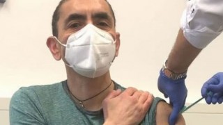 Uğur Şahin'den 'aşı'lı paylaşım!