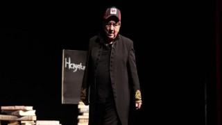 ‘Hayatım Roman’ 16 Ocak Pazar Trump Sahne’de
