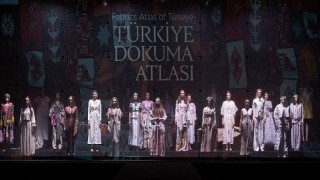 Türk dokumaları sahneye taşındı