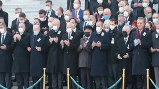 CHP Genel Başkanı Kemal Kılıçdaroğlu, Eski Bakan Onur Kumbaracıbaşı’nın Cenaze Törenine Katıldı