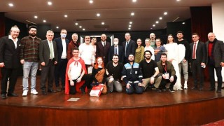 Akçaabat'ta 10. Erol Günaydın tiyatro günleri perdelerini açtı