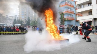 Vali Ustaoğlu Öğrencilerle Birlikte Deprem Tatbikatına Katıldı