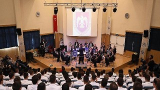 DEÜ’de Bahar Şenlikleri muhteşem dinletiyle başladı