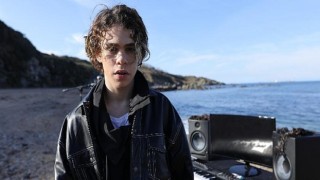 Alper Erözer ile “Wannabe” Dünya’ya İniş Yaptı: “Tell Me What You Want”