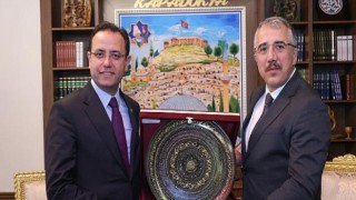 Bakan Yardımcısı Gizligider, Nevşehir Belediyesi’ni Ziyaret Etti