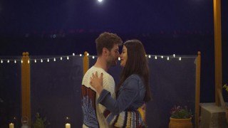 Berk Cankat ve Deniz Çakır’dan Romantik Sahneler