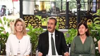 Çukurova Belediye Başkanı Soner Çetin, muhtarlarla bir araya geldi