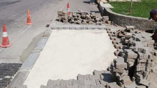 Kemer Belediyesi, Arslanbucak Mahallesi’nde bozulan kaldırımların tamir işlemlerini tamamladı.