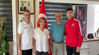Milli Karateci Surmanidze’den Başkan Topaloğlu ’na Ziyaret