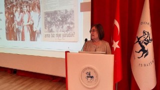 Prof. Dr. Hale Bolak Boratav’a Prof. Dr. Çiğdem Kağıtçıbaşı Yaşam Boyu Başarı Ödülü
