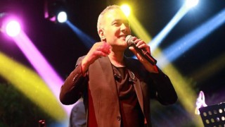Ünlü Sanatçı Sarıkaya, Vanlılara Unutulmaz Bir Gece Yaşattı