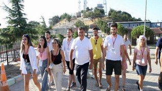 Karşıyaka Belediye Başkanı Dr. Cemil Tugay Gençlerle Deneyimlerini Paylaştı