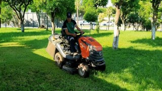 Yenişehir Belediyesi park ve yeşil alanlarda çalışmalarını sürdürüyor