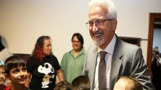 Başkan Erdem, çocuklarla kütüphanede buluştu