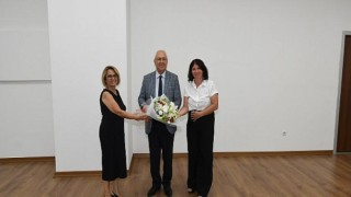 Belgelerini Başkan Selvitopu verdi