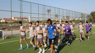 Burhaniye Belediyespor Futbol takımı yeni sezon için top başı yaptı .