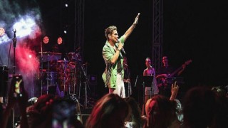 Caresse Bodrum’da Kenan Doğulu’dan unutulmaz bir konser daha