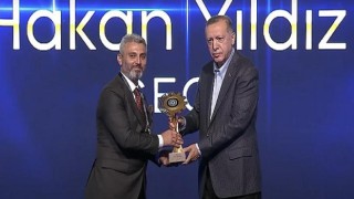 fonbulucu “Türkiye’nin En Aktif Kitle Fonu” ödülünü Cumhurbaşkanı’nın elinden aldı