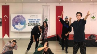 Gençler Sahne Tozunu Osmangazi’de Yutuyor