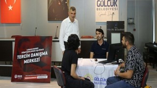Gölcük Belediyesi Üniversite Tercih Merkezi Yoğun İlgi Gördü