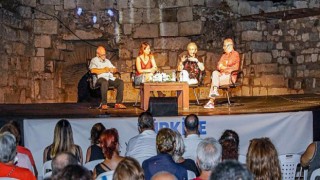 Ünlü yazarlar Seferihisar’da buluştu