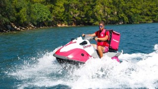 Yemeksepeti, Marmaris Koylarında Jet Ski ile Teslimata Başladı!