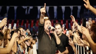 On Binlerce Aydınlı Kurtuluş Coşkusunu Haluk Levent Konseri İle Yaşadı