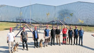 Aydın Büyükşehir Belediyesi’nin Arama Kurtarma Köpeği ‘ZEYNA’ Büyük Başarıyla Mezun Oldu