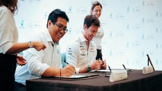 Gelecekle Yarış: Mercedes-AMG F1 ve PETRONAS, yirmi yıllık birlikteliğe ve F1’in sürdürülebilir geleceğine kucak açıyor