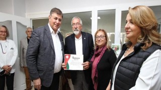Karşıyakalı Çiftten Anlamlı Kitap Bağışı