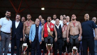 Antalya Büyükşehir güreşçileri sezona damga vurdu