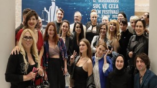 Hilal, Feza ve Diğer Gezegenler’in Dünya Prömiyeri Suç ve Ceza’da Yapıldı