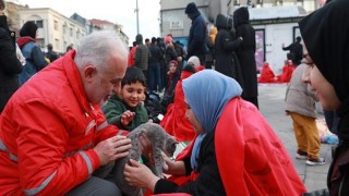 Kızılay Düzce’deki Depremin Ardından Beslenme ve Barınma Hizmeti İle Bölgede