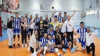 Lider Kendi Evinde Sahaya Çıkıyor