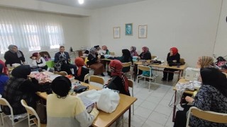 Gölcüklü Kadınlar Hünerlerini Gölmek&#39;te Ürüne Dönüştürüyor