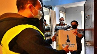 İzmir Büyükşehir Belediyesi&#39;nden çölyak ve fenilketönüri hastalarına 4 bin 500 gıda paketi