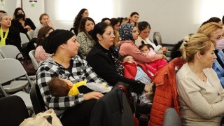 Karşıyaka'da Annelerle En Kutsal Söyleşi