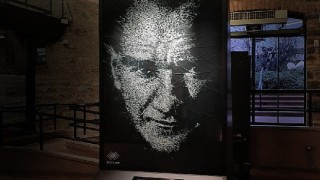Şişecam 10 Kasım Filmi'ndeki Cam Atatürk Portresi Rahmi M. Koç Müzesi'nde sergileniyor