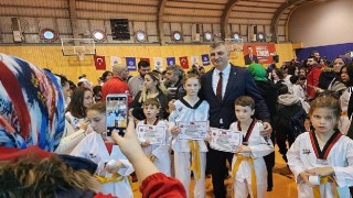 410 Gölcük Belediyesi Taekwando Sporcusu Kuşak Atladı