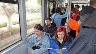 Antalya Büyükşehir'den üniversite öğrencilerine ücretsiz ulaşım