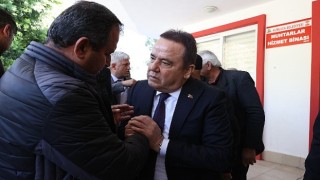 Başkan Böcek yeni yılın ilk iş gününde Kumluca'yı ziyaret etti