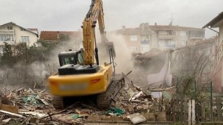 Gölcük'te Yıkılan Orta Hasarlı Ya Da Metruk Bina Sayısı 111 Oldu