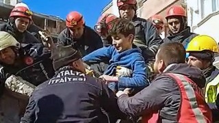 Antalya Büyükşehir İtfaiyesi mucizelere imza atmayı sürdürüyor